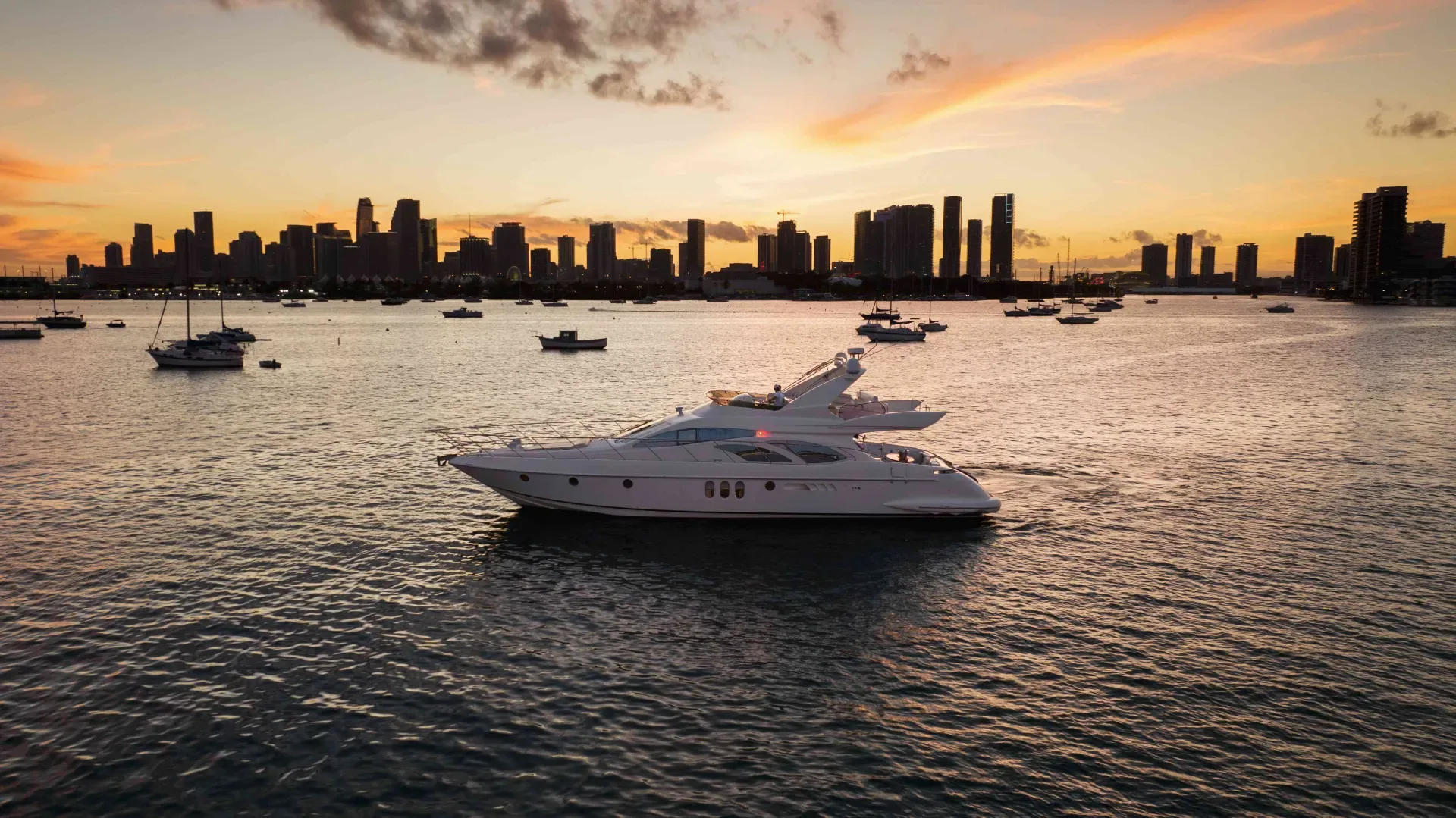 Affordable yacht rental Fort Lauderdale cheap private boat charters on the Intracoastal