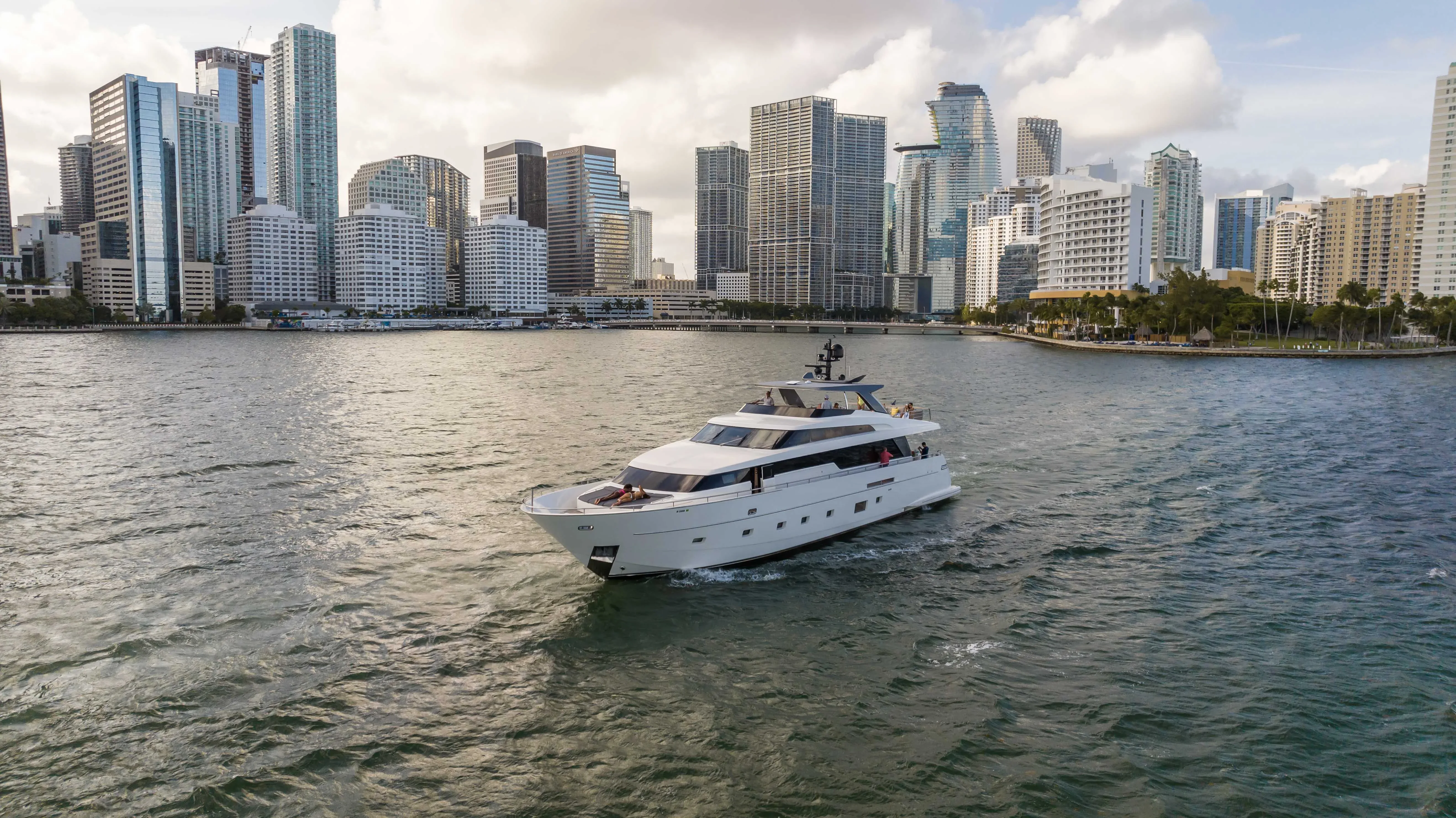 Temporada natalina na Baia Biscayne de Miami charter privativo de iate dezembro