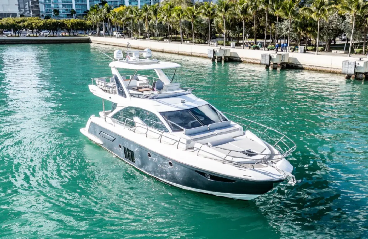 Azimut 52 FT Alquiler de Yate Miami