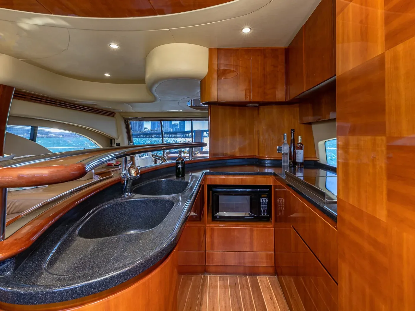 Azimut Fly 65 FT - Photo 14