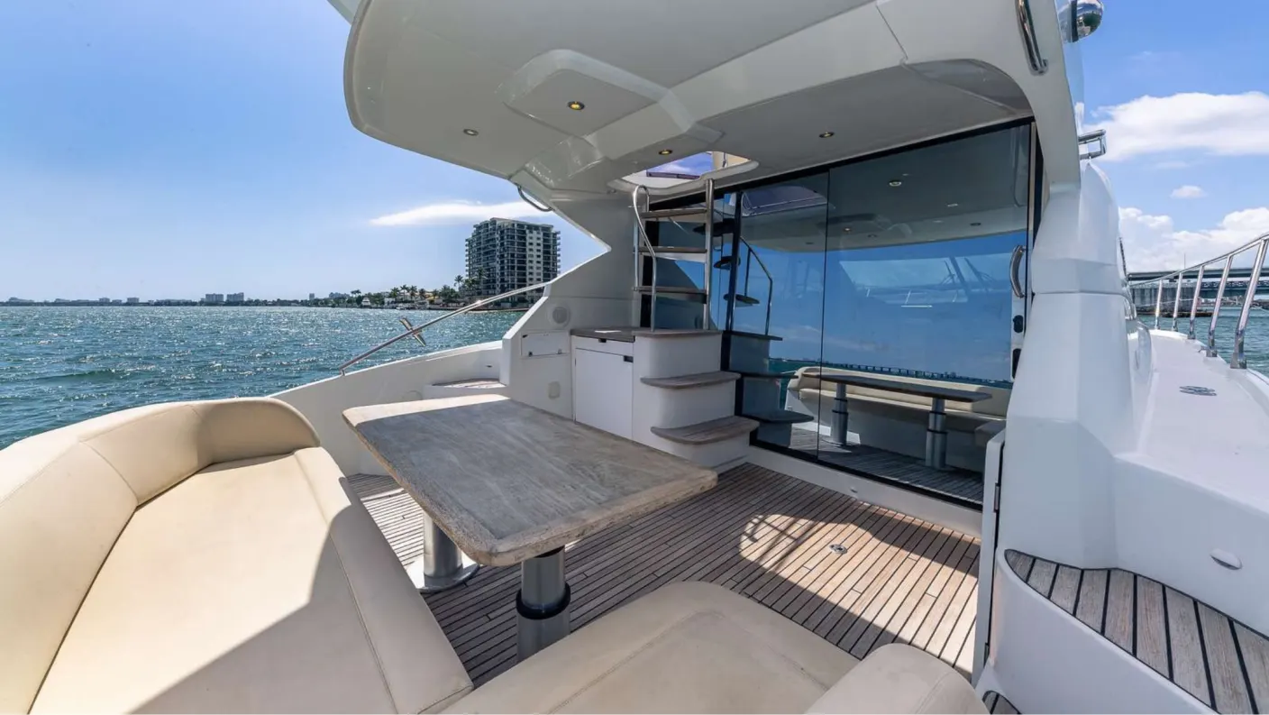 Beneteau Fly 52 FT - Photo 6