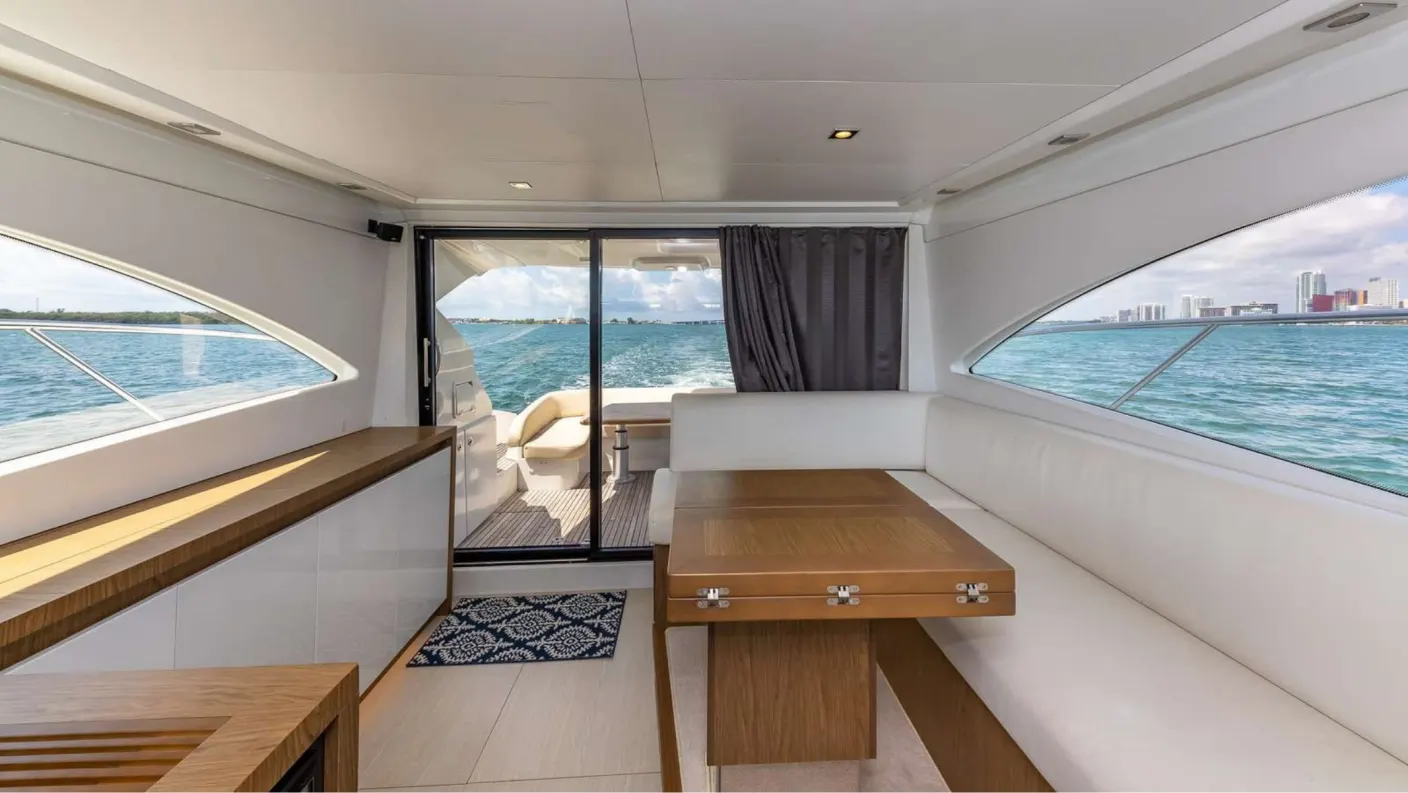 Beneteau Fly 52 FT - Photo 8