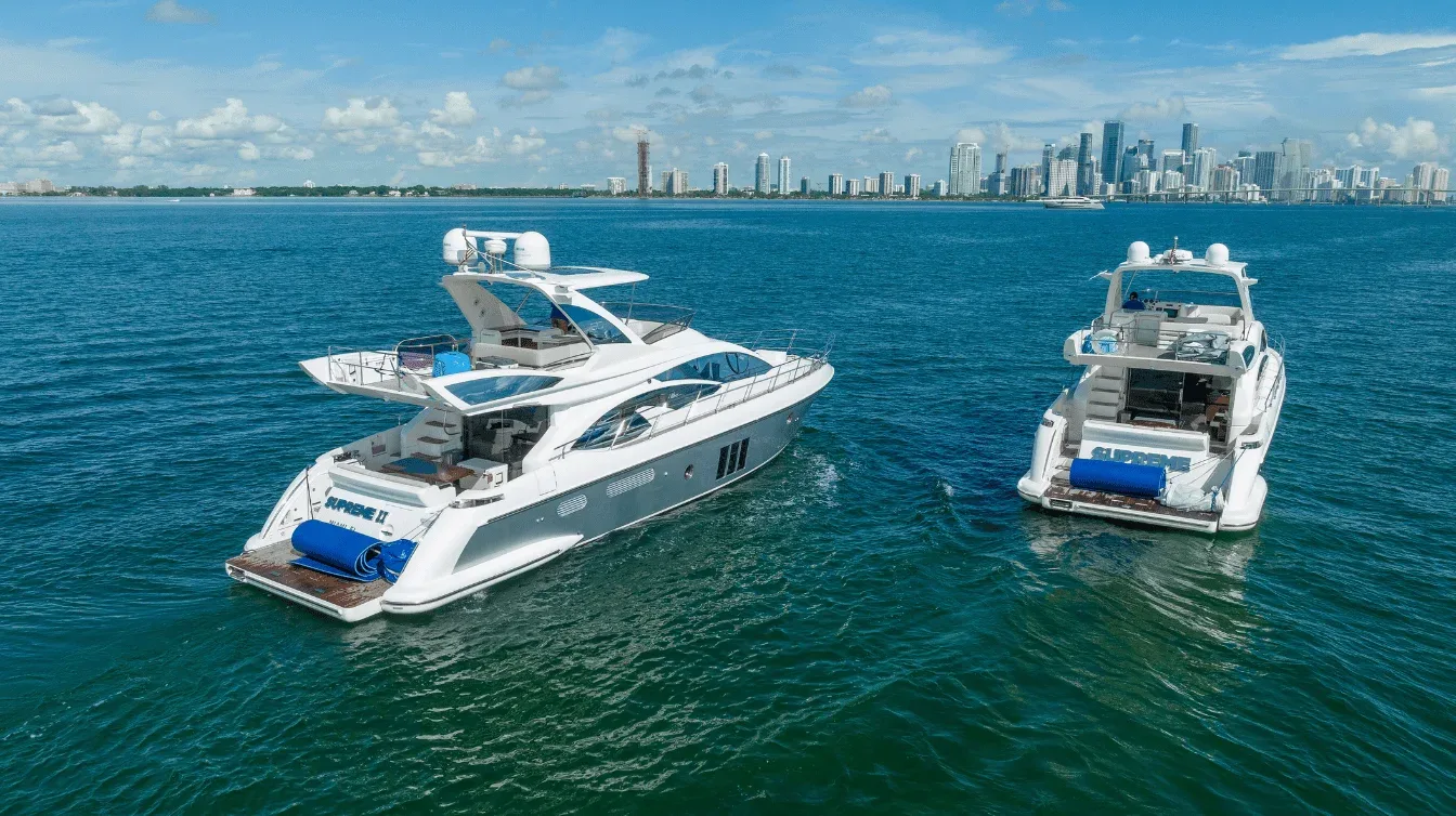 Aluguel de iate pequeno em Miami — charters privados de 8 a 15 metros na Baia de Biscayne