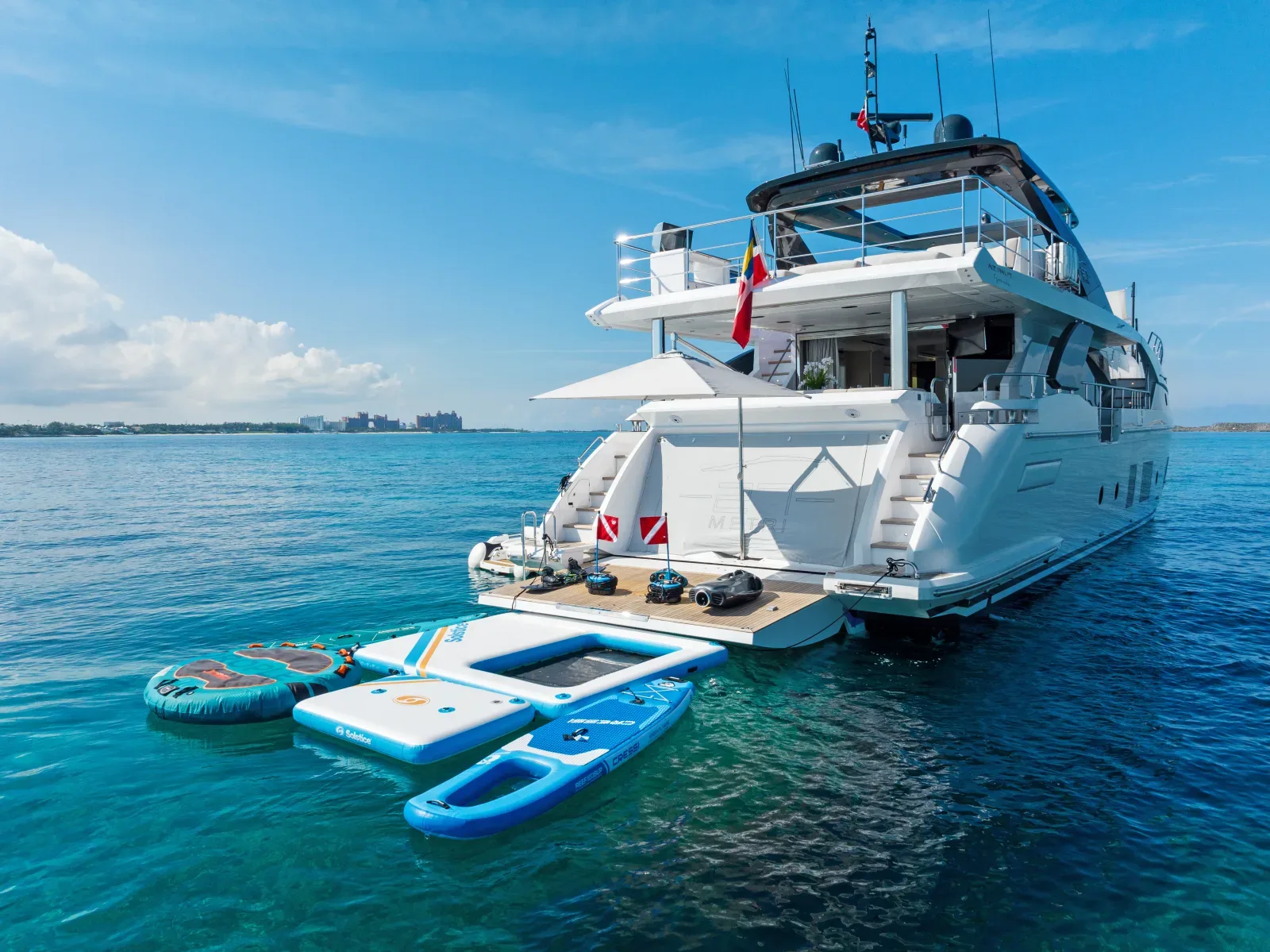 Yachtcharter in Doral private Fahrt Biscayne Bay Star Island Downtown Miami