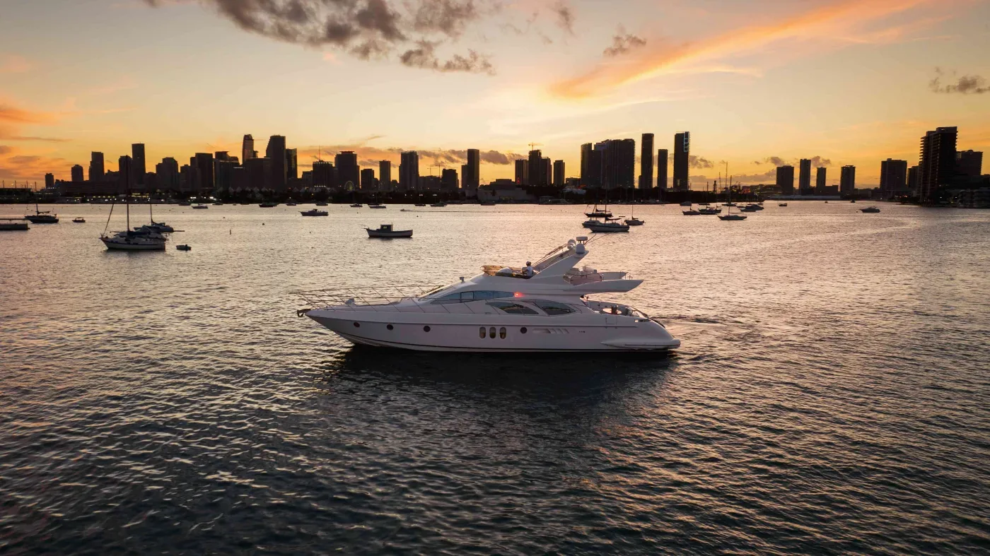 Festa em iate em Palmetto Bay despedida de solteira aniversário charter Baía de Biscayne