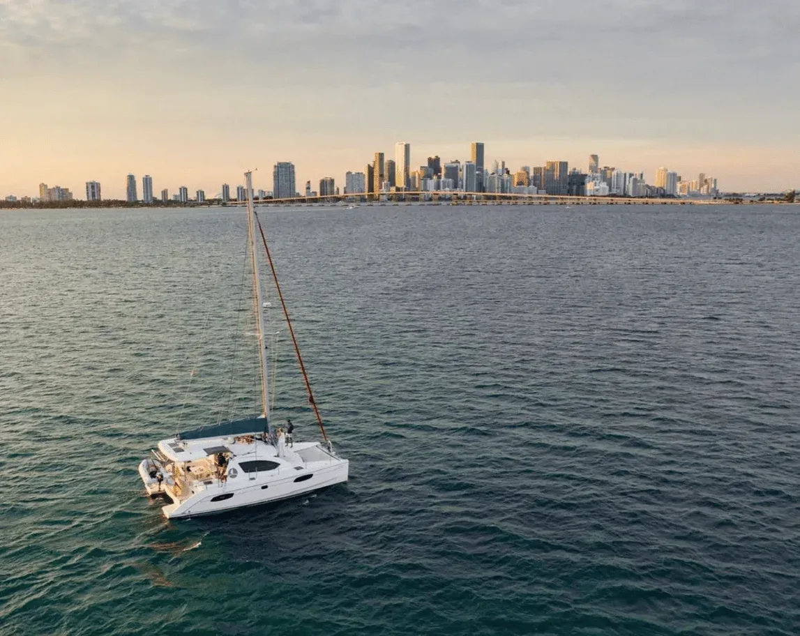Segeltörn Miami, Deckblick auf offenem Wasser