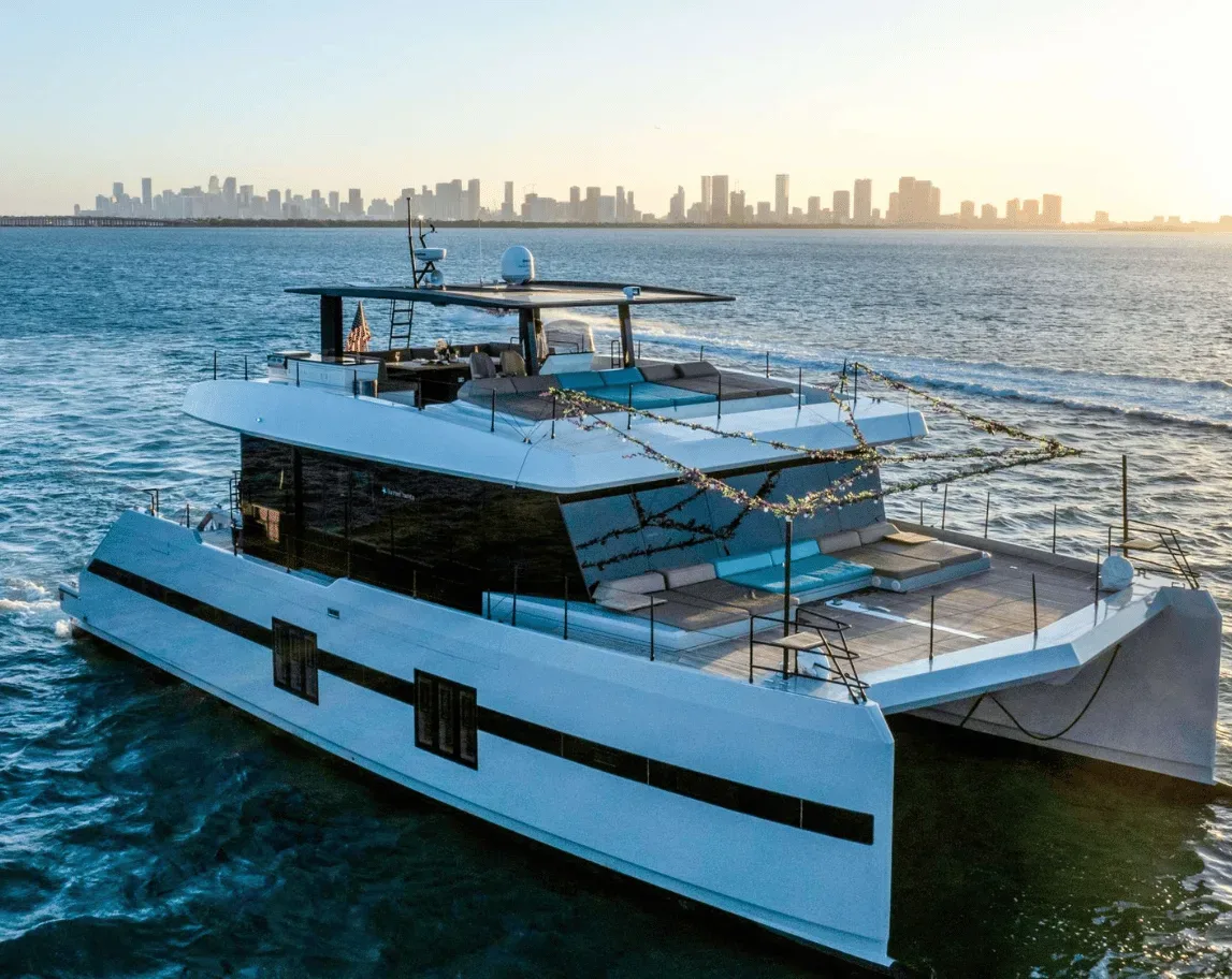 Catamarao de luxo para aluguel de iate para 20 pessoas em Miami na Baia Biscayne
