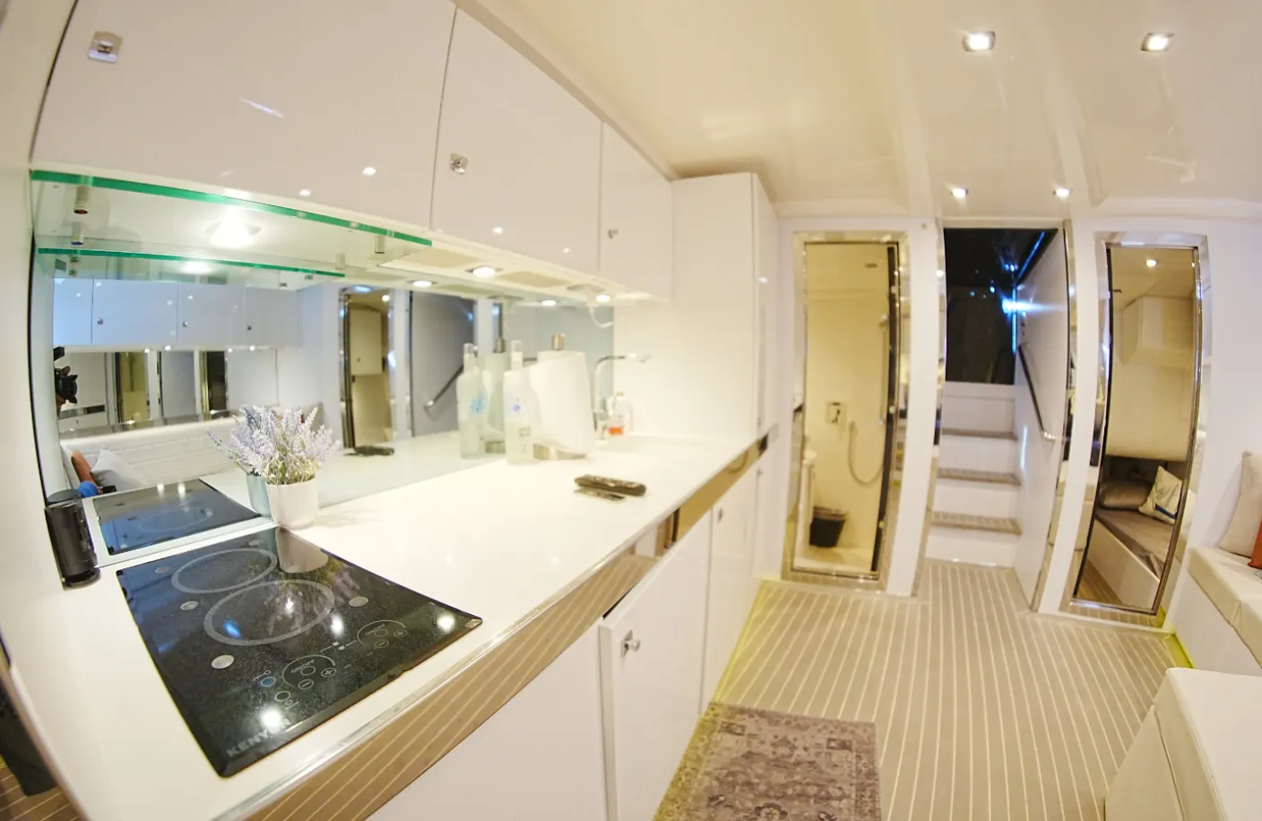 VanDutch 55 FT - Photo 9